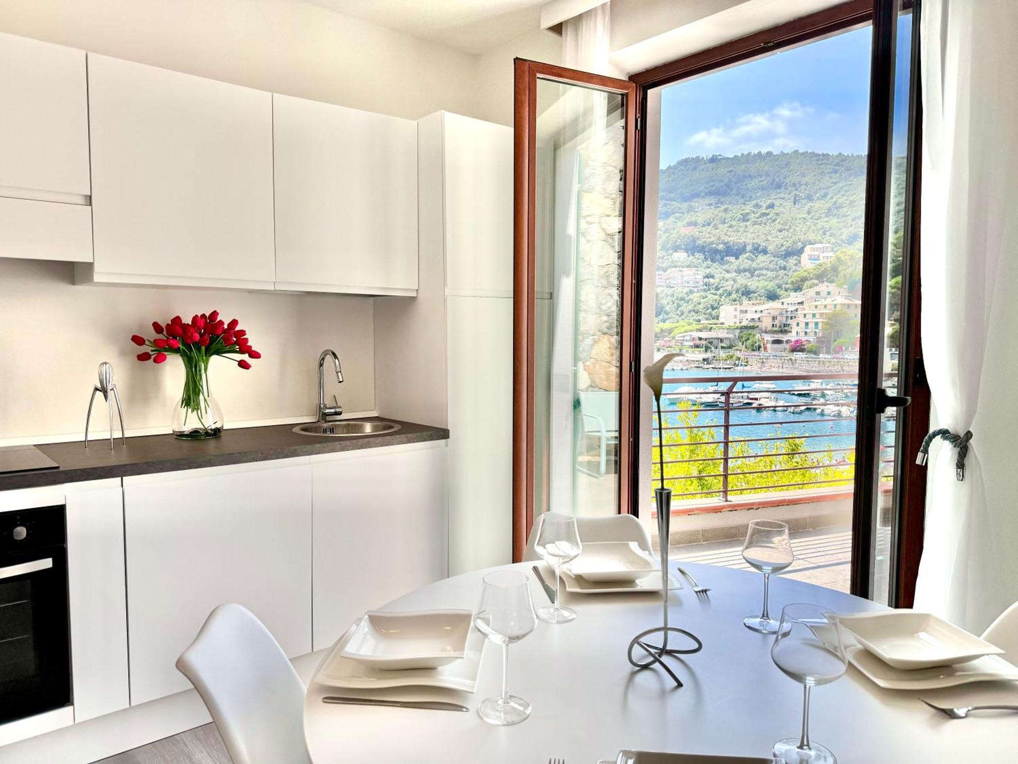 Mirage Rooms & Apartments Porto Venere Buitenkant foto